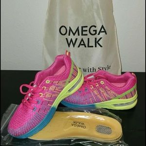 Omega Womens Sz 7 Very Comfortable